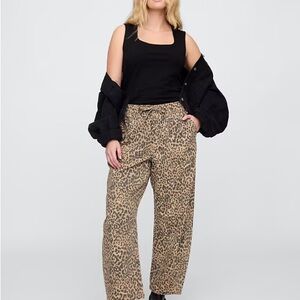 GAP Factory Women's Cropped Barrel Leopard Pants